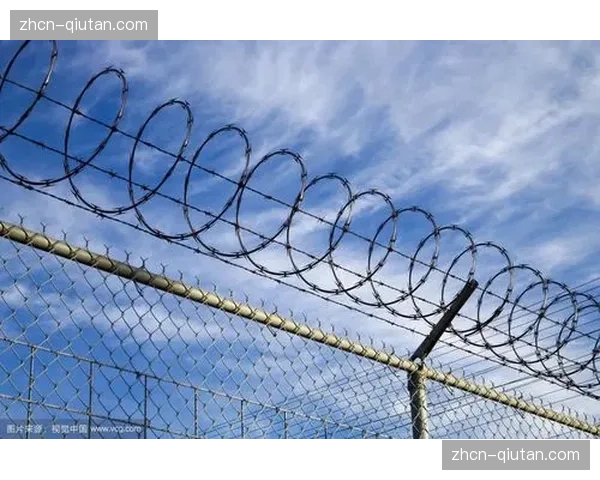 回顾:从铁丝网围墙到生物识别闸机,英超球场安防技术三十年变迁 回顾:从铁丝网围墙到生物识别闸机,英超球场安防技术三十年变迁