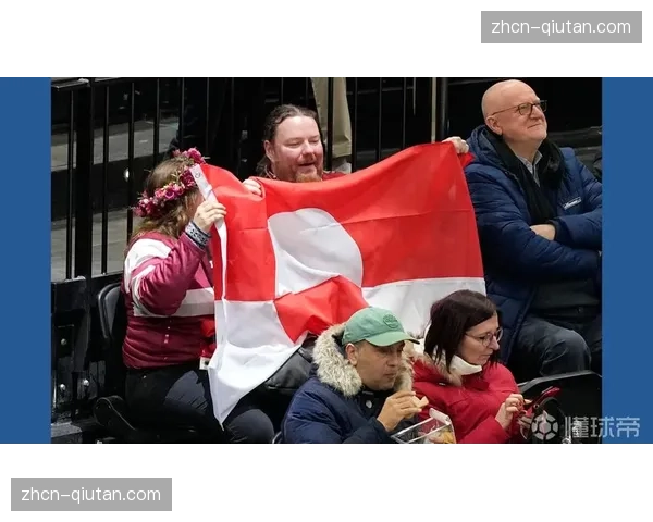 球迷文化：弗赖堡主场球迷在比赛中为患病小球迷齐声加油